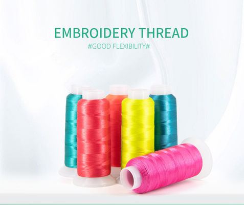 4000 Yard 120D/2 filament polyester draad voor borduurmachine gekleurde patroon kleding