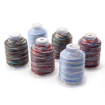 Bied veelkleurig polyesterdraad 15lagen 172m lengte/kegel voor regenboog weefwerk