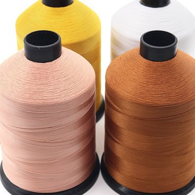 High Tenacity 6000m Cone Cream Nylbond Tkt-40 Strong Bonded Thread voor de tapijthandel