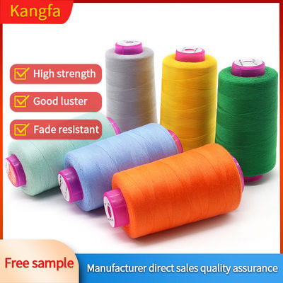 100% polyester naalddraad 40/2 5000yds Geverfd spons voor machine naaldstuk Handdoek