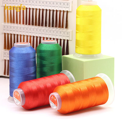 Laag krimpend verscheidene kleuren pakketten van polyester borduurgarens 5000M voor alle machines