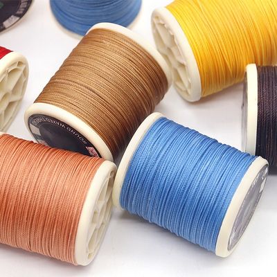 Kegelmateriaal Plastic 80m Polyester gebonden Ronde gewassen draad voor het naaien van leer