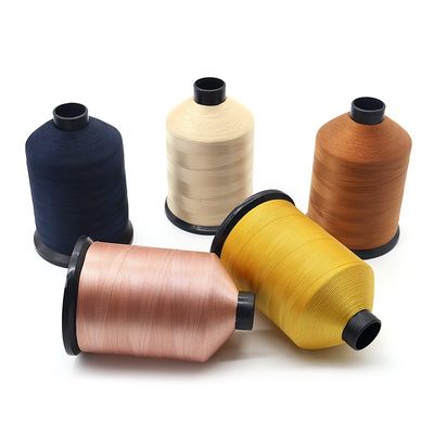 Patroon Geverfd Tex35 Tex45 Tex70 Hoge sterkte Meerkleurig gebonden nylon draad voor sofa