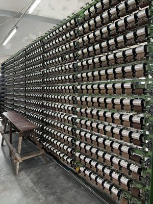 100% polyester metalen borduurdraad Patroon geverfd zilveren naalddraad voor naaien