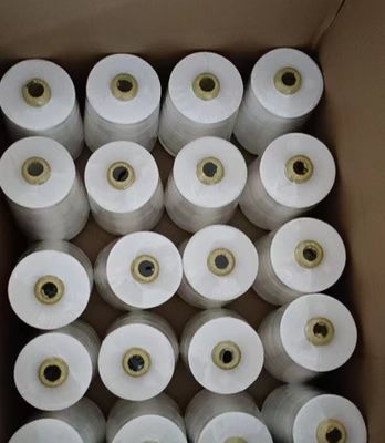 100% polyester naalddraad 40/2 16300m Bobbin draad voor snelle naaimachines