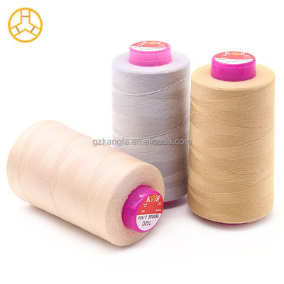 Kleurrijke polyester artikelen Polyester katoen garen 100% gesponnen naaigarn