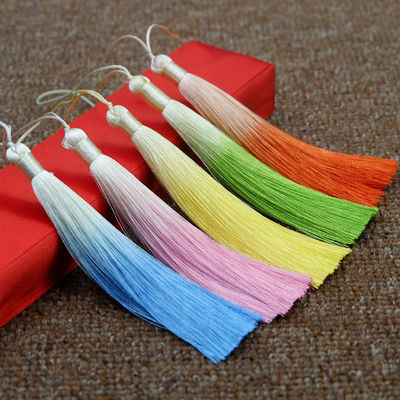 Antistatische borstel gekleurde kleur 8 cm zijde Tassel Fringe Sleutelhanger voor feestzak decoratie