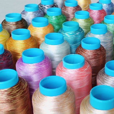 Borduurdraad voor borduurmachine Lot voorraad 96 kleuren Meerkleurig 100% polyester