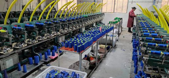OEM ODM geaccepteerd 100% gesponnen polyester naad 40/2 3300yard TKT120 voor breiwerk