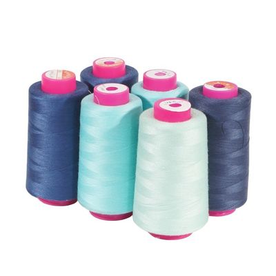 Multicolor gesponnen polyesternaad voor slijtvastheid van kledingstukken