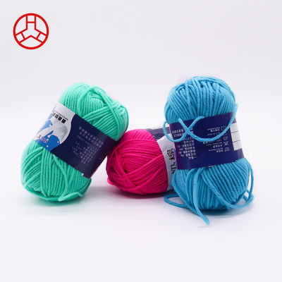 4 Ply Wool Crochet Knitting Thread voor sweater OEM/ODM en melk katoen materiaal aanvaard