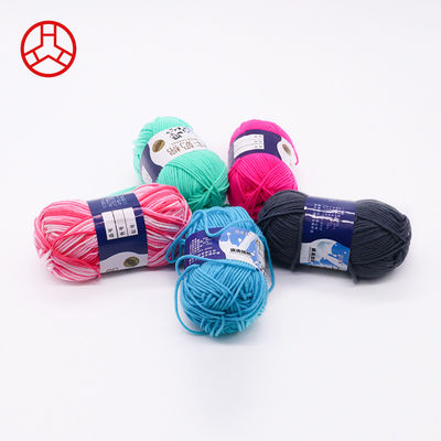4 Ply Wool Crochet Knitting Thread voor sweater OEM/ODM en melk katoen materiaal aanvaard