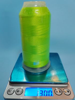 4000m Computer Polyester Borduurdraad in verschillende kleuren voor Borduurmachine