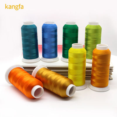 Laag MOQ 120D/2 4000Y Vinnige verzending Polyester draad voor borduurmachine 720 kleuren