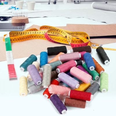60 kleuren regenboog polyester naad voor zelfstandig maken machine borduurwerk UV-bescherming